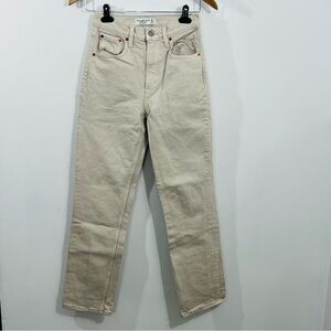 Abercrombie & Fitch The 90's Straight Ultra High Rise Jeans Very Light Beige